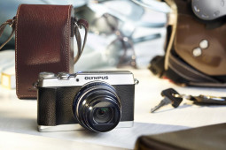 Olympus Stylus SH-1 - stylowy kompakt z dużymi możliwościami