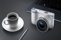 Samsung NX3300 - kosmetyczne zmiany?