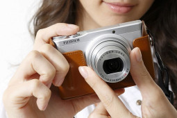 Fujifilm XQ1 - kieszonkowy kompakt klasy premium