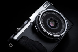 Fujifilm X70 [test w DCP]